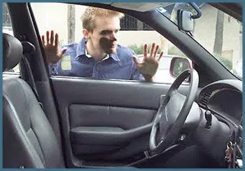 Safe Key Shop Atlanta, GA 404-479-7857 - 19-locked-keys-in-car